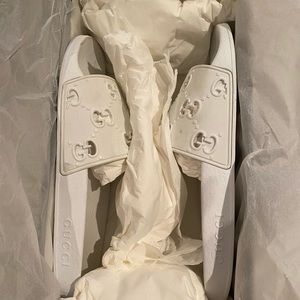 Used Women’s White Rubber Gucci GG Slide Sandals